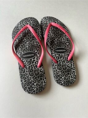 HAVAIANAS WOMENS SLIM LEOPARD FLIP-FLOPS PINK ON BLACK/GRAY size 11/12 NWOT